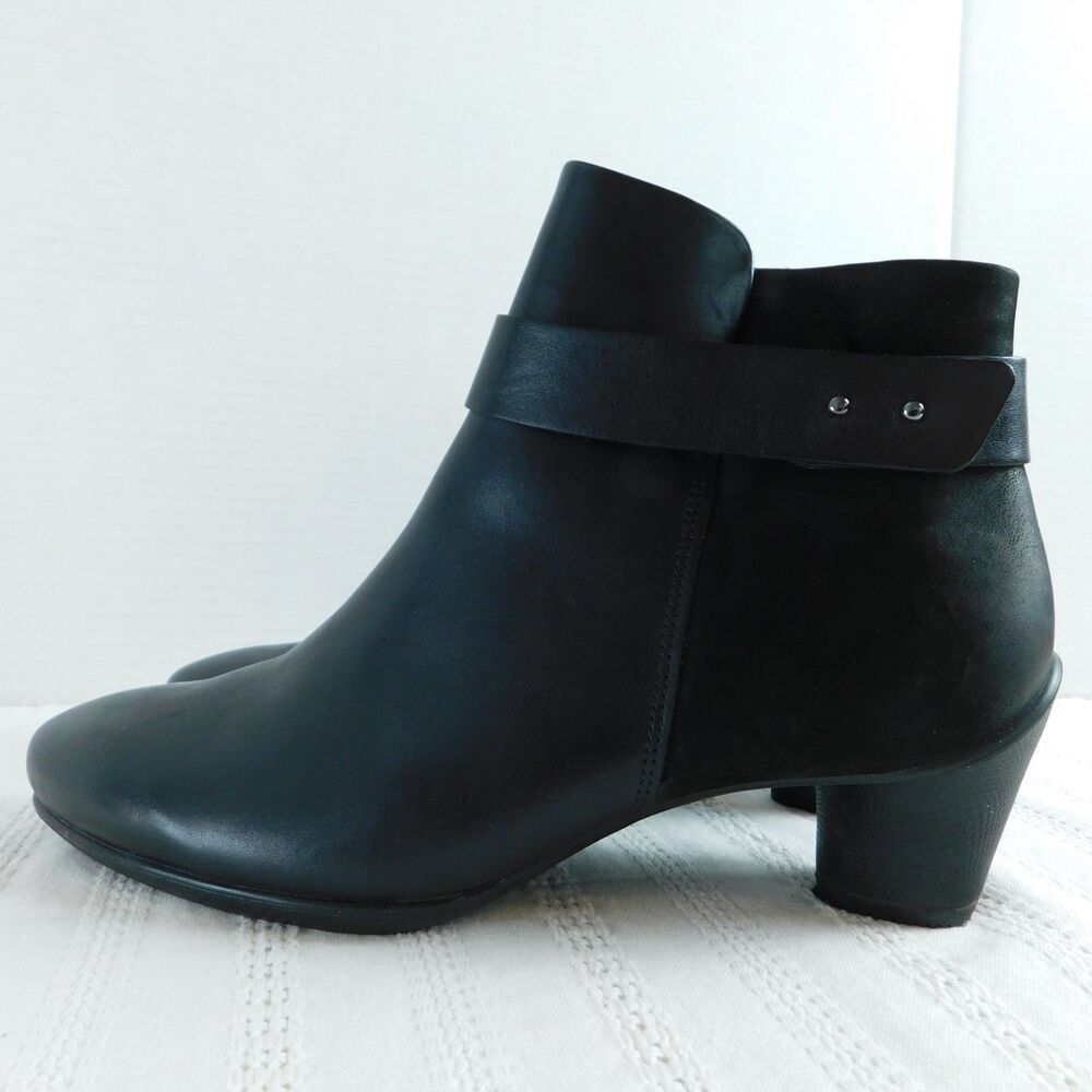 Ecco Boots Women's 8-8.5 Booties 45 Black Leather Sculptured EU 39 Casual MINT!